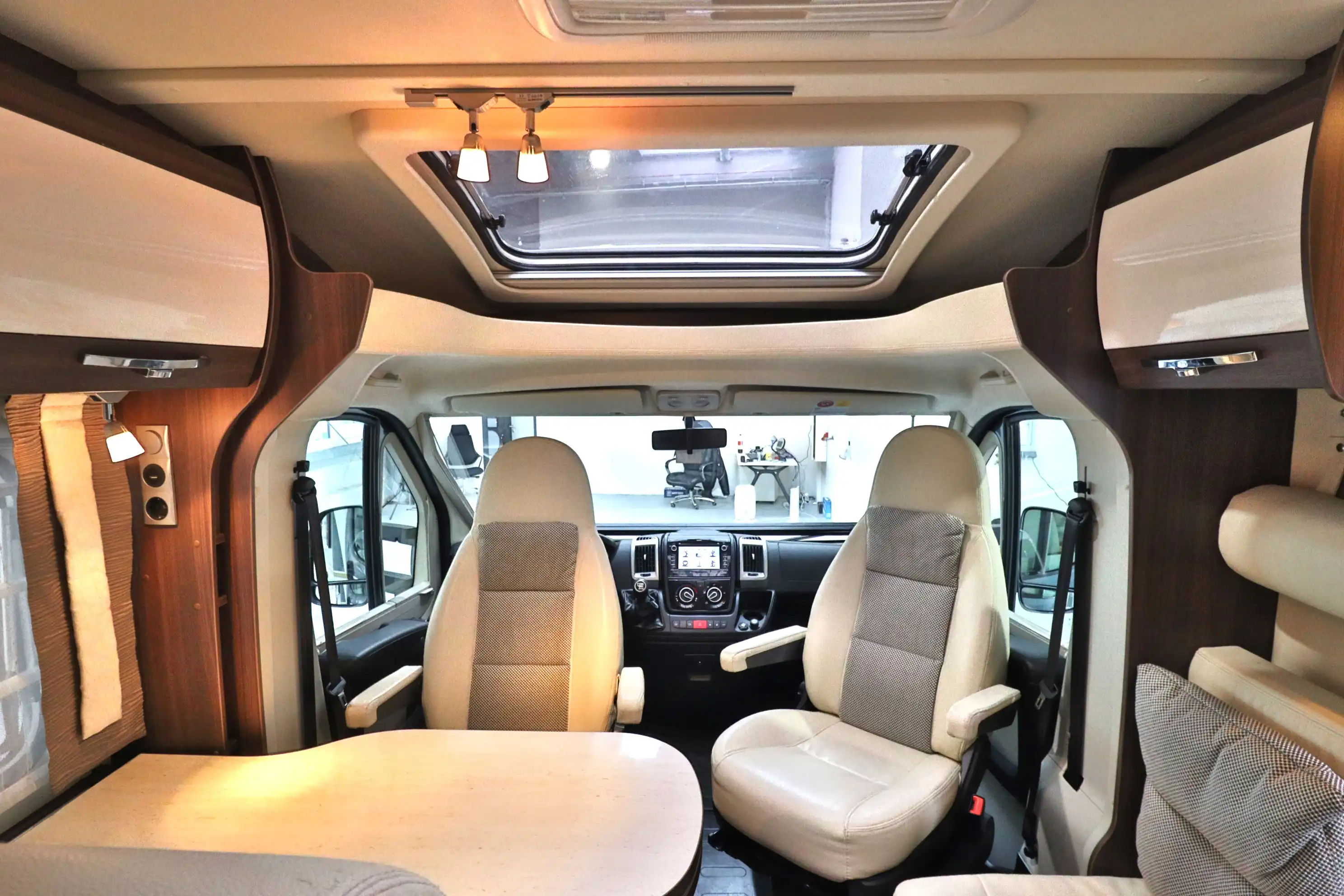 BUERSTNER Nexxo T 685 FiftyFive